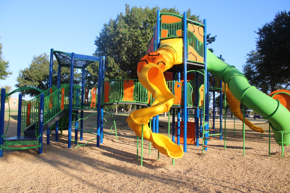 What Makes Steel Playgrounds Ideal for High-Traffic Areas