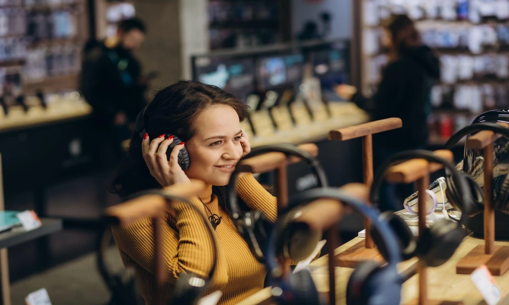 How to Compare Headphones Based on Features in Singapore